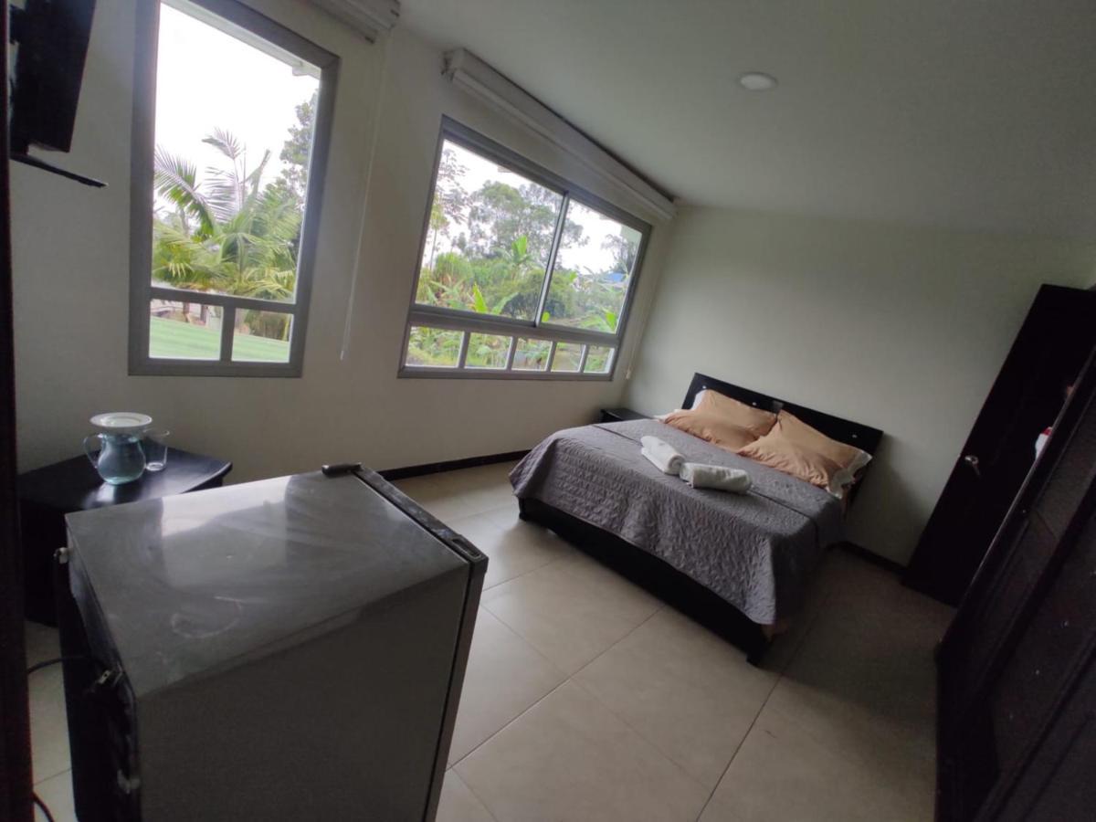 Habitacion Privada En Finca Turistica Hualcala Ла-Меса Экстерьер фото